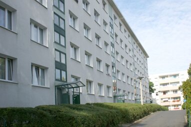 Wohnung zur Miete 270,97 € 2 Zimmer 49 m² Erdgeschoss frei ab sofort Stauffenbergstr. 16 Neundorfer Vorstadt Plauen 08523