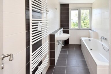 Wohnung zur Miete 379 € 2 Zimmer 60,1 m² 4. Geschoss frei ab 01.04.2025 Pariser Straße 13 Görden Brandenburg 14772