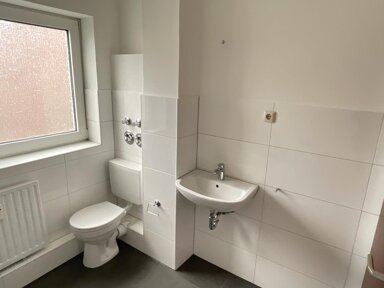 Wohnung zur Miete 379 € 2 Zimmer 63,4 m² 2. Geschoss Stock-und-Hausmann-Straße 8 Alt-Homberg Duisburg 47198