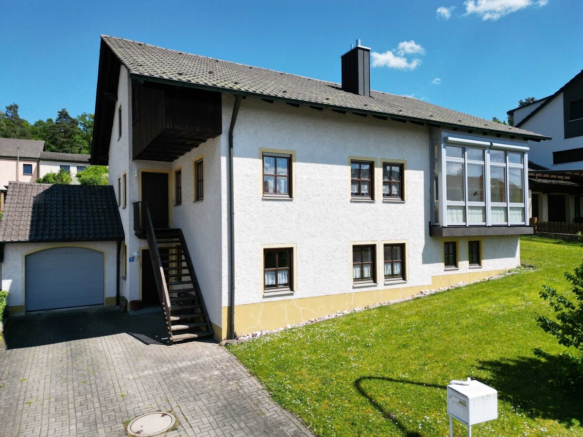 Einfamilienhaus zum Kauf 370.000 € 8 Zimmer 209 m²<br/>Wohnfläche 748 m²<br/>Grundstück Luhe Luhe-Wildenau 92706