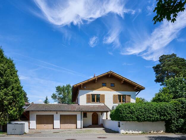 Einfamilienhaus zum Kauf 14 Zimmer 475 m² 2.850 m² Grundstück frei ab sofort Straubing 94315