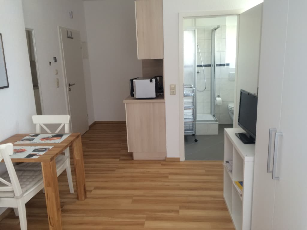 Wohnung zur Miete Wohnen auf Zeit 1.560 € 1 Zimmer 25 m²<br/>Wohnfläche 01.04.2025<br/>Verfügbarkeit Marie-Curie-Straße Rheinau - Hafen Mannheim 68219