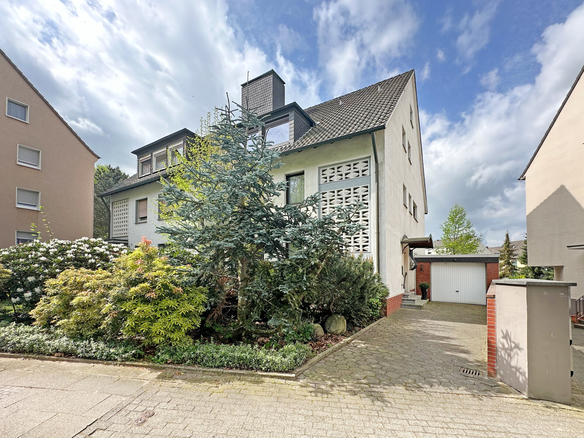 Doppelhaushälfte zum Kauf 375.000 € 6,5 Zimmer 201 m²<br/>Wohnfläche 400 m²<br/>Grundstück Wattenscheid - Mitte Bochum 44866