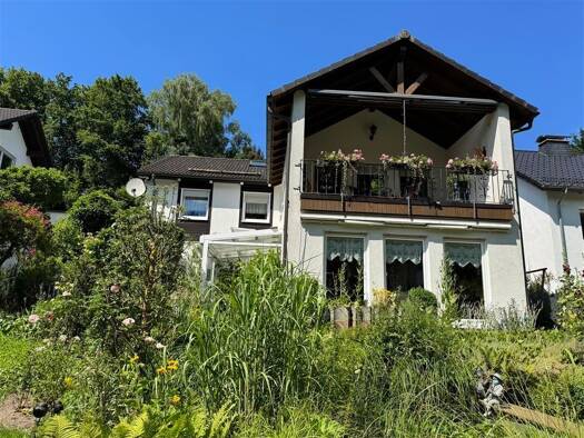 Mehrfamilienhaus zum Kauf 319.000 € 7 Zimmer 203 m² 916 m² Grundstück Gleidorf Schmallenberg 57392