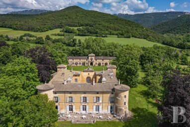 Schloss zum Kauf 2.400.000 € 20 Zimmer 1.680 m² 63.142 m² Grundstück Valence 26000
