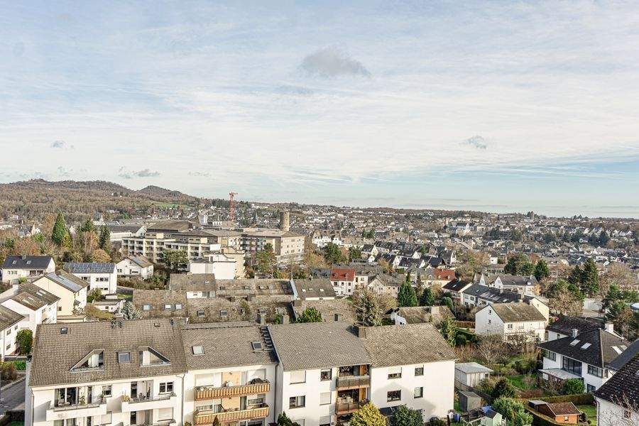 Immobilie in Mayen - Weitblick über die Dächer Mayens - Gepflegte 3 ZKB Eigentumswohnung mit Garage - Bild 1