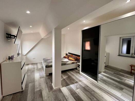 Mehrfamilienhaus zum Kauf 349.000 € 5 Zimmer 200 m² 985 m² Grundstück Bieberehren 97243