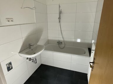 Wohnung zur Miete 529 € 3,5 Zimmer 68 m² 2. Geschoss Albrechtstraße 3 Obermeiderich Duisburg 47138