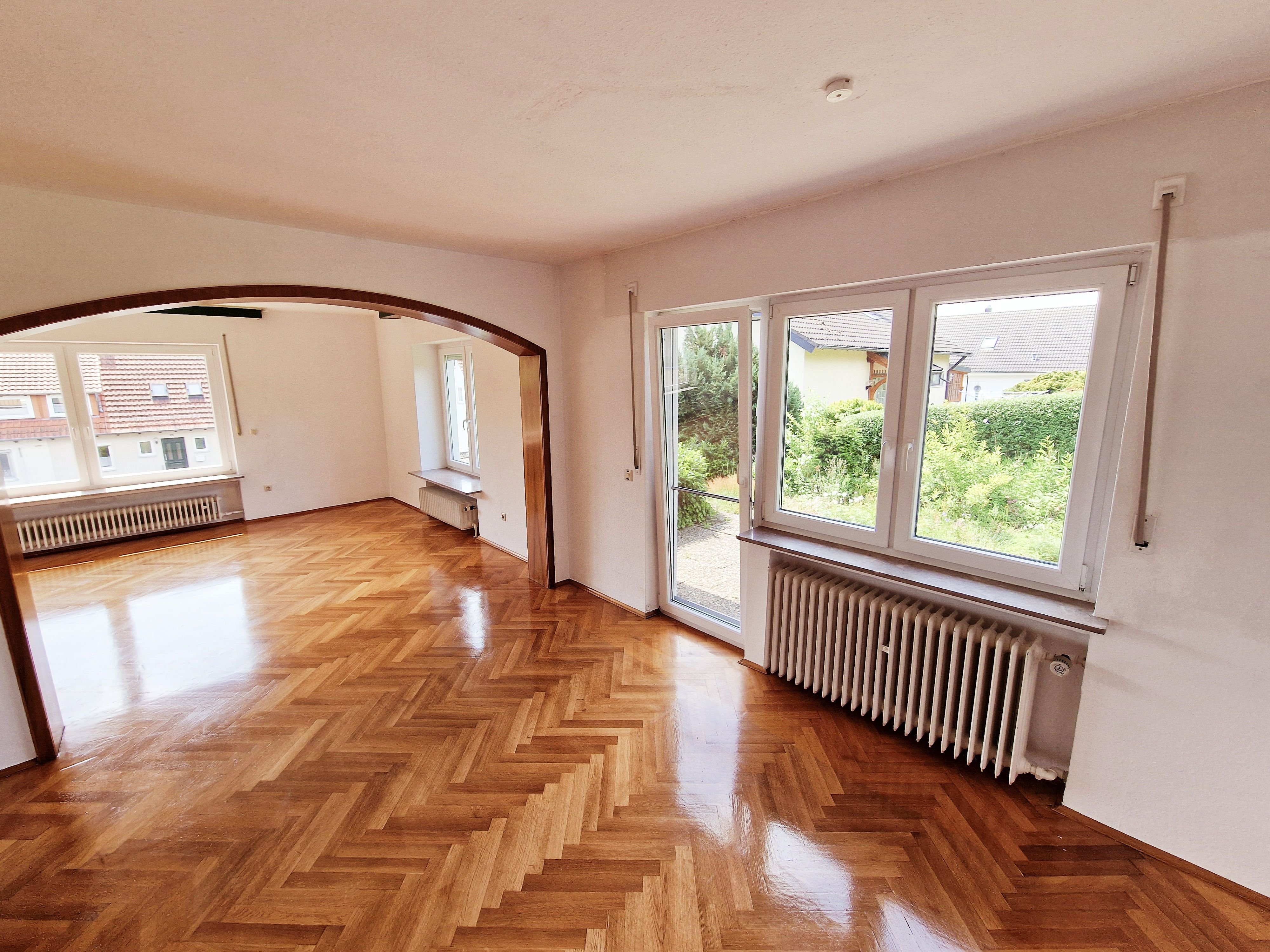 Einfamilienhaus zum Kauf provisionsfrei 219.000 € 6 Zimmer 172 m²<br/>Wohnfläche 1.012 m²<br/>Grundstück ab sofort<br/>Verfügbarkeit Freiherr-von-Eichendorf-Straße 17 Neukirchen Neukirchen 34626