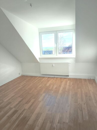 Wohnung zur Miete 800 € 2 Zimmer 38,5 m² 3. Geschoss frei ab sofort Klosterdorfer Str. 4 Hohenstein Strausberg 15344