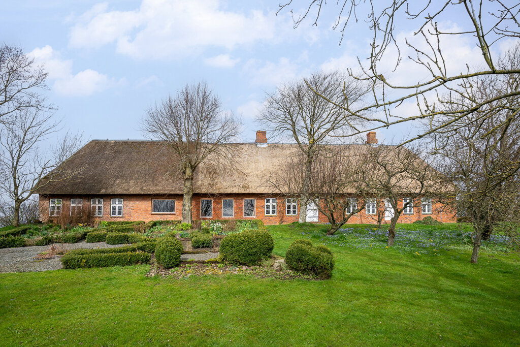 Haus zum Kauf 498.000 € 11 Zimmer 318,6 m²<br/>Wohnfläche 7.253 m²<br/>Grundstück Hattstedtermarsch 25856