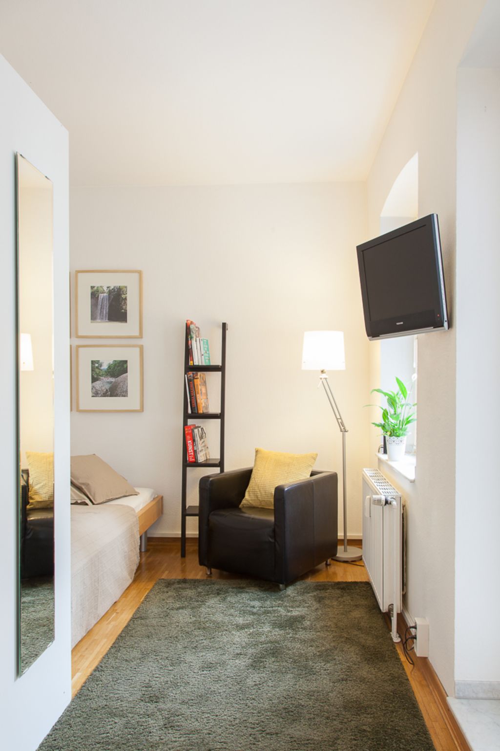 Wohnung zur Miete Wohnen auf Zeit 1.360 € 1 Zimmer 29 m²<br/>Wohnfläche 01.01.2025<br/>Verfügbarkeit Friesenwall Altstadt - Nord Köln 50672