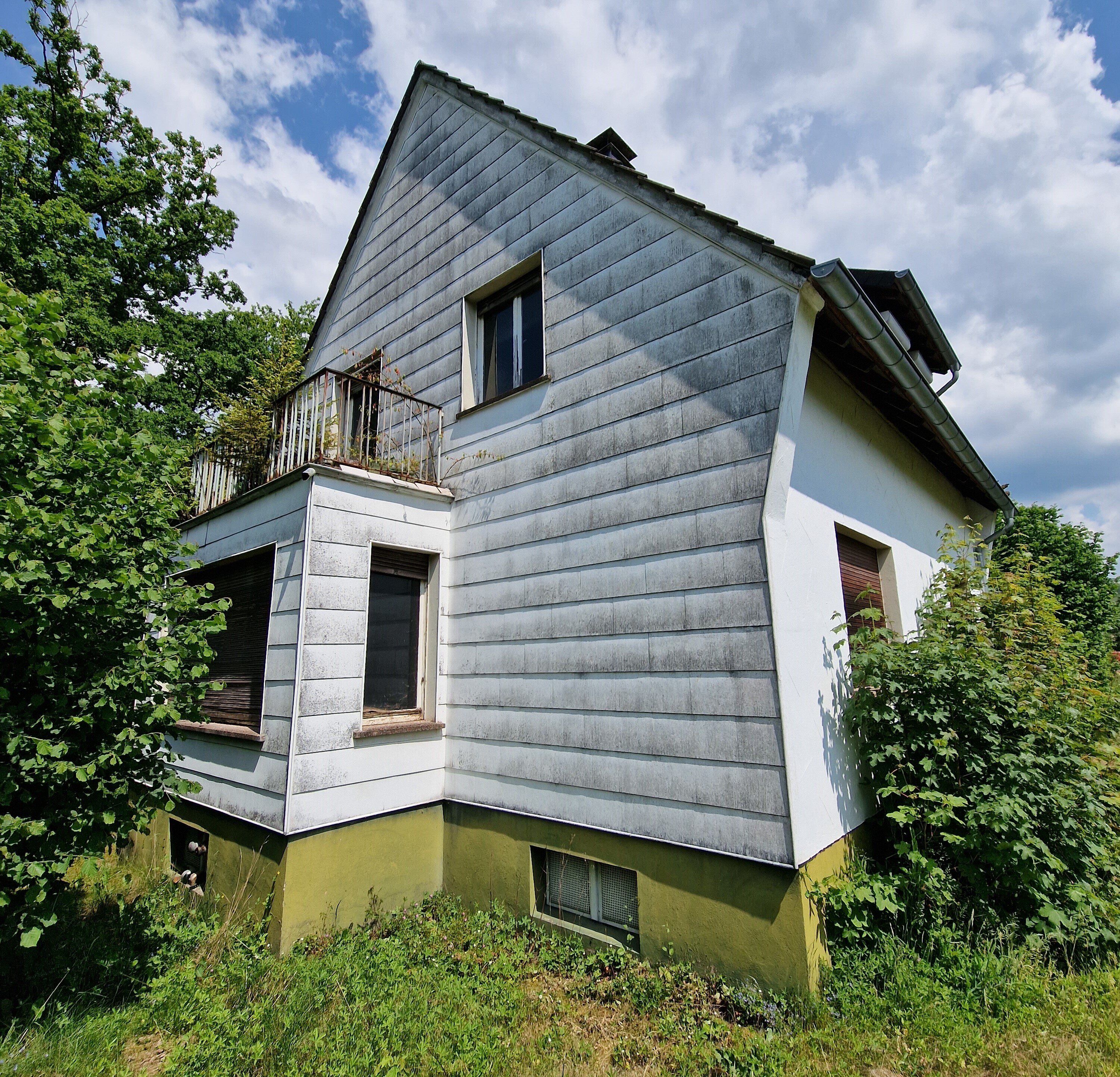 Einfamilienhaus zum Kauf 89.000 € 5 Zimmer 89 m²<br/>Wohnfläche 804 m²<br/>Grundstück Rathausstraße 6 Hellenthal Hellenthal 53940