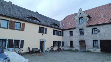 Haus zum Kauf Provisionsfrei 465.000 € 270 m² 910 m² Grundstück Neustadt Neustadt an der Aisch 91413
