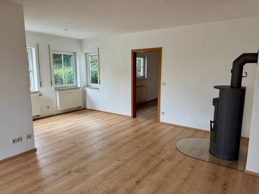 Wohnung zur Miete 470 € 2 Zimmer 66,3 m² EG frei ab sofort Röhlingen Ellwangen 73479