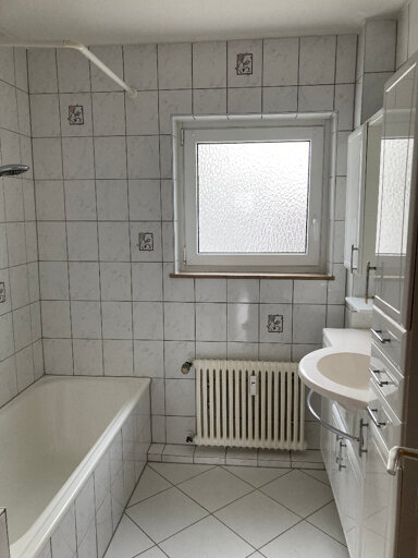 Wohnung zur Miete 850 € 4 Zimmer 83,9 m² 4. Geschoss frei ab 16.03.2025 Ringstraße 6 Friedrichsdorf Friedrichsdorf 61381