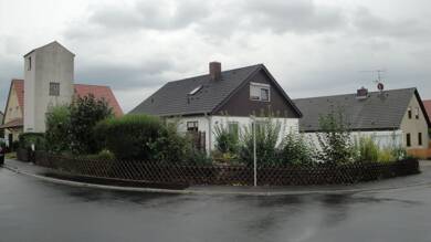 Einfamilienhaus zur Miete 1.400 € 5 Zimmer 152 m² 152 m² Grundstück frei ab 15.09.2025 Kürnach 97273