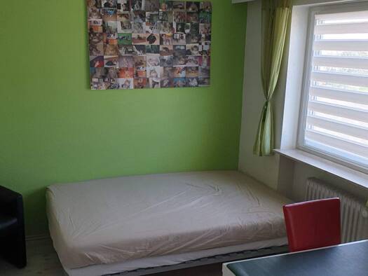 WG-Zimmer zur Miete Wohnen auf Zeit 560 € 18 m² frei ab 30.11.2025 Pestalozzistr. 0 Bruchköbel 63486