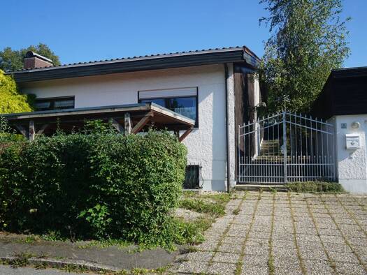 Haus zum Kauf 268.000 € 6 Zimmer 180 m² 725 m² Grundstück frei ab sofort Tannenweg 1 Grafenwiesen 93479