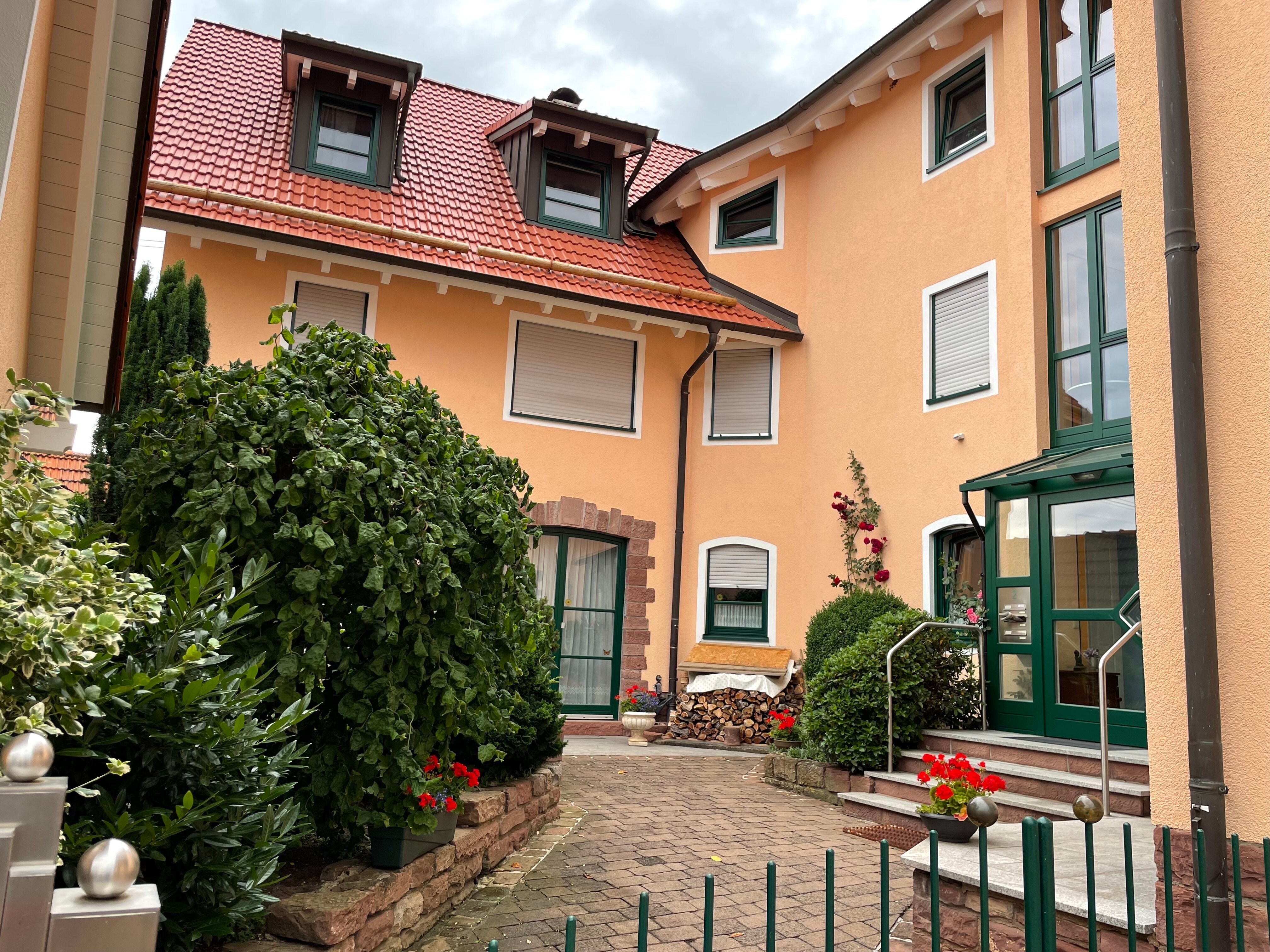 Wohnung zur Miete 770 € 3 Zimmer 103 m²<br/>Wohnfläche 1. Stock<br/>Geschoss Lindelbach Wertheim / Ortsteil Lindelbach 97877