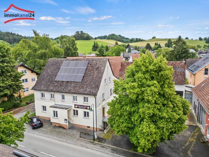 Vielseitiges Wohnhaus auf großem Grundstück–Ideal für Familien oder Investoren in 88662 Überlingen