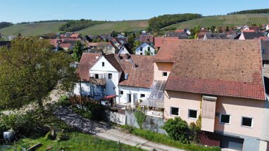 Haus zum Kauf 495.000 € 222 m² 1.199 m² Grundstück Untereisenheim Eisenheim 97247