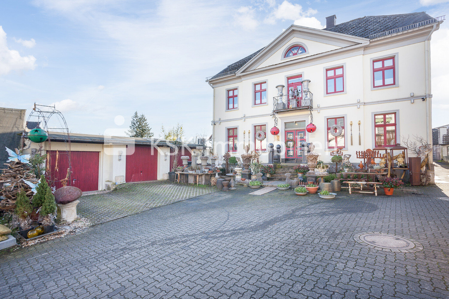 Mehrfamilienhaus zum Kauf 399.000 € 5 Zimmer 94 m²<br/>Wohnfläche 973 m²<br/>Grundstück Halver Halver 58553