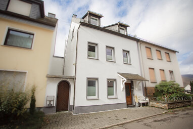 Doppelhaushälfte zum Kauf 295.000 € 5 Zimmer 130 m² 271 m² Grundstück Bullay 56859