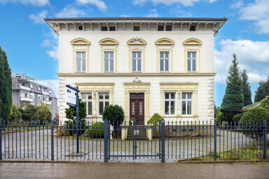 Villa zum Kauf 1.350.000 € 10 Zimmer 426 m² 2.756 m² Grundstück Wermelskirchen 42929