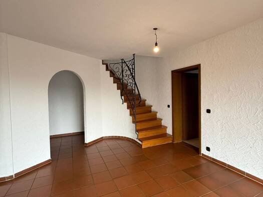 Maisonette zur Miete 1.500 € 5 Zimmer 160 m² 2. Geschoss frei ab sofort Pfaffenhäule 50 Singen 78224