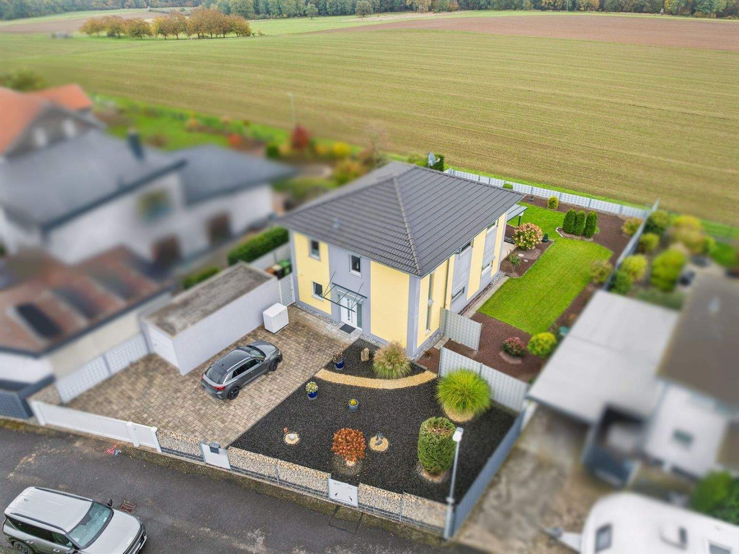 Zeitlos schön Wohnen – modernes Haus mit Gartenidylle in Wächtersbach-Wittgenborn