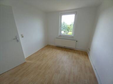 Wohnung zur Miete 205 € 2 Zimmer 28,5 m² 2. Geschoss frei ab sofort Steinbergstraße 10 Ballenstedt Ballenstedt 06493