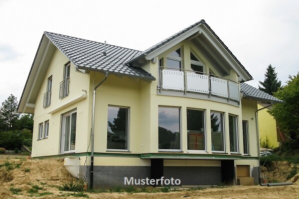 Doppelhaushälfte zum Kauf Zwangsversteigerung 212.000 € 4 Zimmer 92 m²<br/>Wohnfläche 777 m²<br/>Grundstück Ebelsbach Ebelsbach 97500