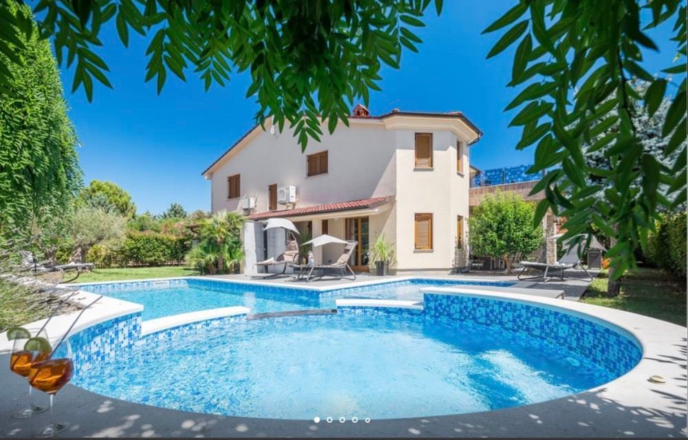 Villa zum Kauf 1.100.000 € 7 Zimmer 395 m²<br/>Wohnfläche 900 m²<br/>Grundstück Medulin 52203