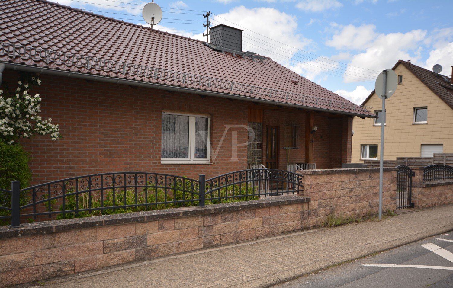 Einfamilienhaus zum Kauf 615.000 € 5 Zimmer 162 m²<br/>Wohnfläche 792 m²<br/>Grundstück Wehen Taunusstein 65232