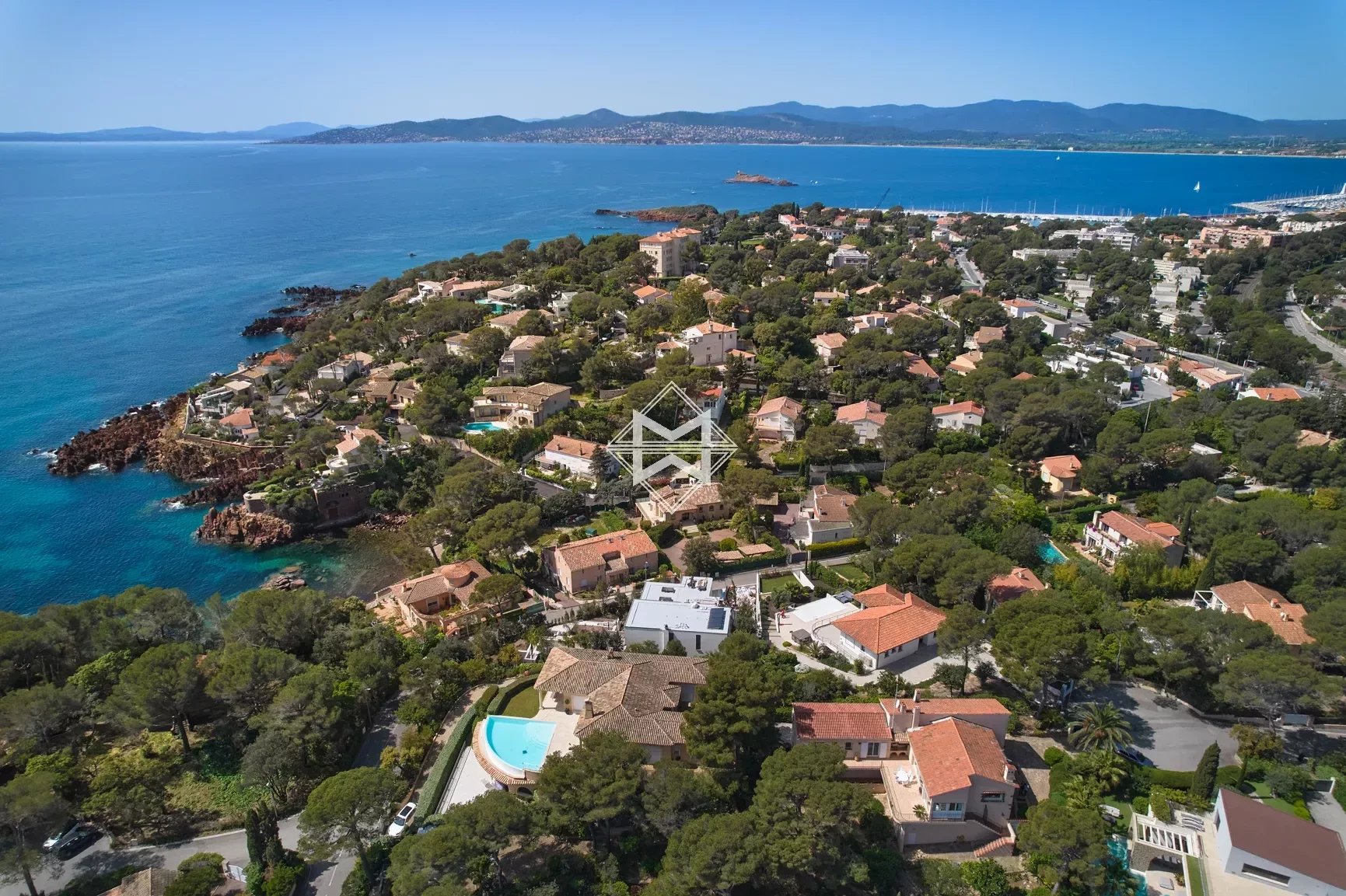 Villa zum Kauf provisionsfrei 1.950.000 € 10 Zimmer 248 m²<br/>Wohnfläche 1.012 m²<br/>Grundstück Plateau Notre Dame Sud-Bord de mer-Beaurivage Saint-Raphaël 83700