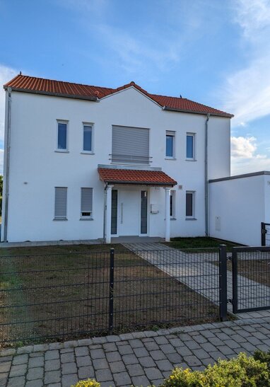 Einfamilienhaus zum Kauf Provisionsfrei 710.000 € 6 Zimmer 186 m² 642 m² Grundstück Attinger Straße Rain Rain 94369