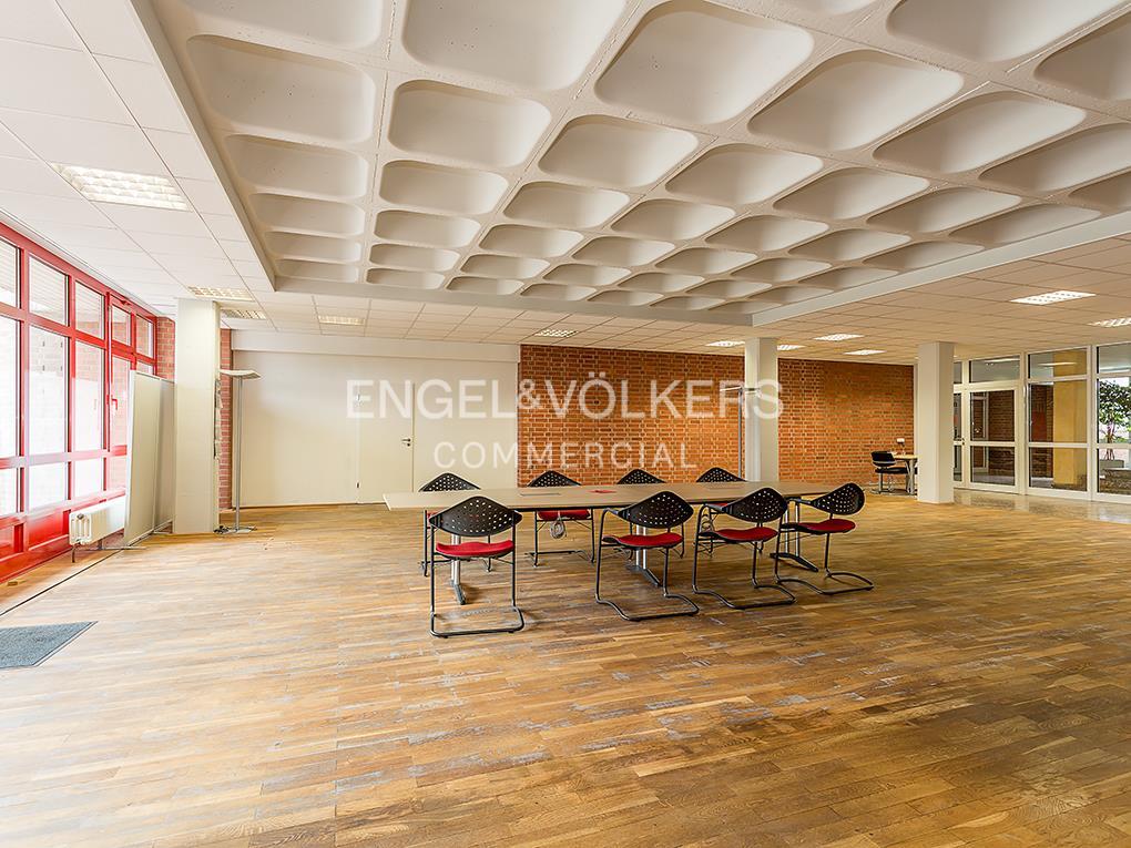 Büro-/Praxisfläche zur Miete 15 € 268,3 m²<br/>Bürofläche ab 268,3 m²<br/>Teilbarkeit Schönefeld Schönefeld 12529