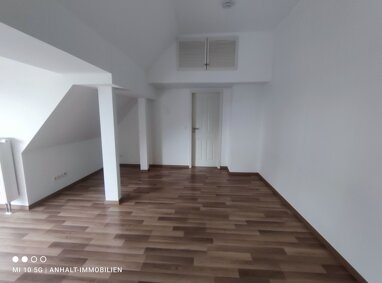 Wohnung zur Miete 465 € 2,5 Zimmer 56 m² 3. Geschoss Platz des Friedens 5 Greppin Greppin 06808