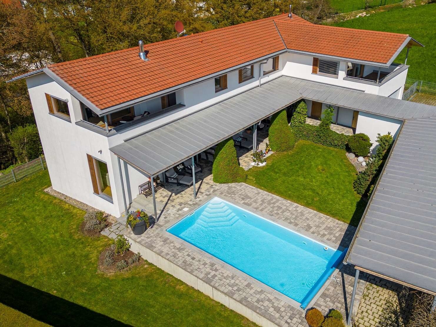 Villa zum Kauf 1.350.000 € 4 Zimmer 255 m²<br/>Wohnfläche 1.939 m²<br/>Grundstück Oberuttlau Haarbach - Oberuttlau 94542