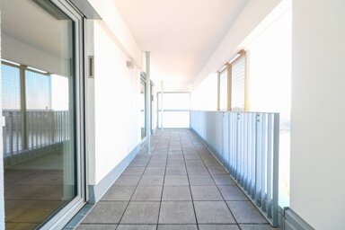 Wohnung zur Miete 1.736 € 2 Zimmer 70,1 m² 7. Geschoss frei ab 01.04.2025 Gutleutstraße 289 Gutleutviertel Frankfurt-Gutleutviertel 60327