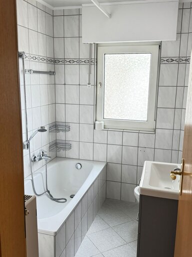 Wohnung zur Miete 980 € 3,5 Zimmer 95 m² frei ab sofort Steinstraße 15 Offstein 67591