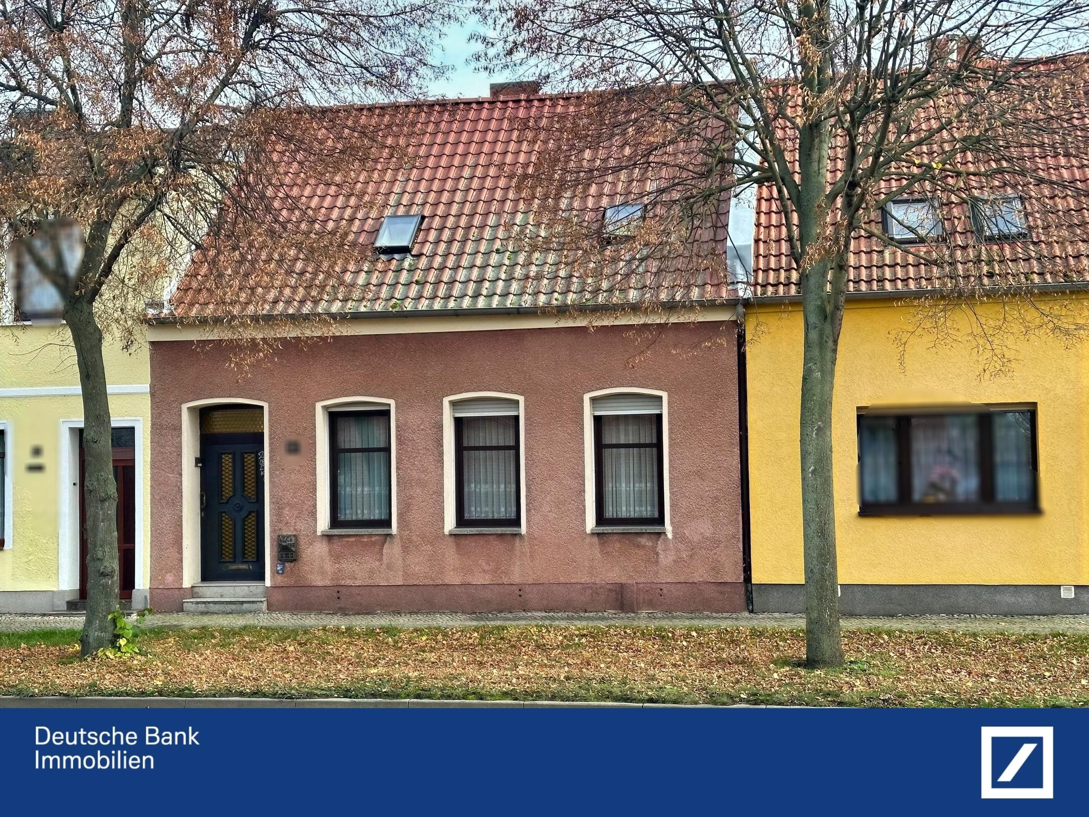 Reihenmittelhaus zum Kauf 62.000 € 4 Zimmer 100 m²<br/>Wohnfläche 336 m²<br/>Grundstück ab sofort<br/>Verfügbarkeit Burg Burg 39288