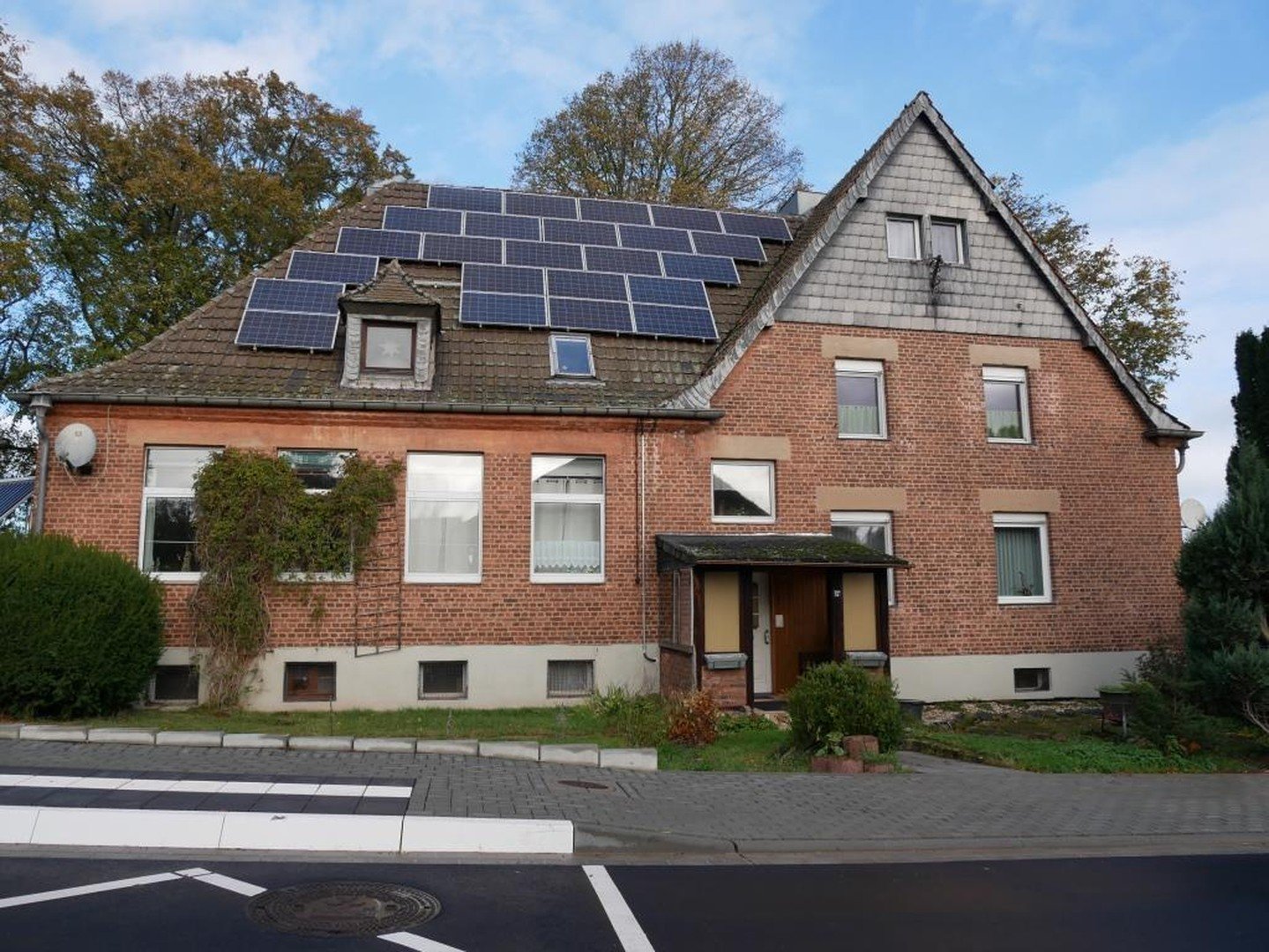 Mehrfamilienhaus zum Kauf Provisionsfrei 440.000 € 10 Zimmer 295 m²<br/>Wohnfläche 1.150 m²<br/>Grundstück Lückerath Mechernich 53894