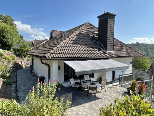 Mehrfamilienhaus zum Kauf 495.000 € 9 Zimmer 200 m² 1.595 m² Grundstück Neuenhof Attendorn 57439