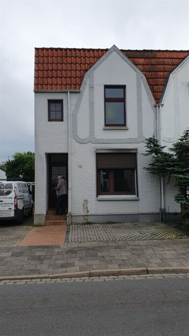 Doppelhaushälfte zur Miete 990 € 4 Zimmer 100 m² frei ab sofort Schwalbenstraße 13 West Neumünster , Holst 24537