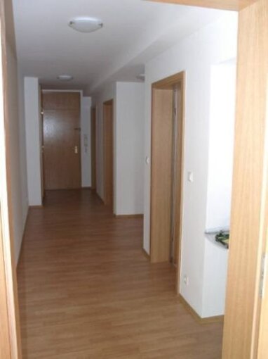 Wohnung zur Miete 595 € 2 Zimmer 72 m² 3. Geschoss Untere Baustraße Glockenhof Nürnberg 90478
