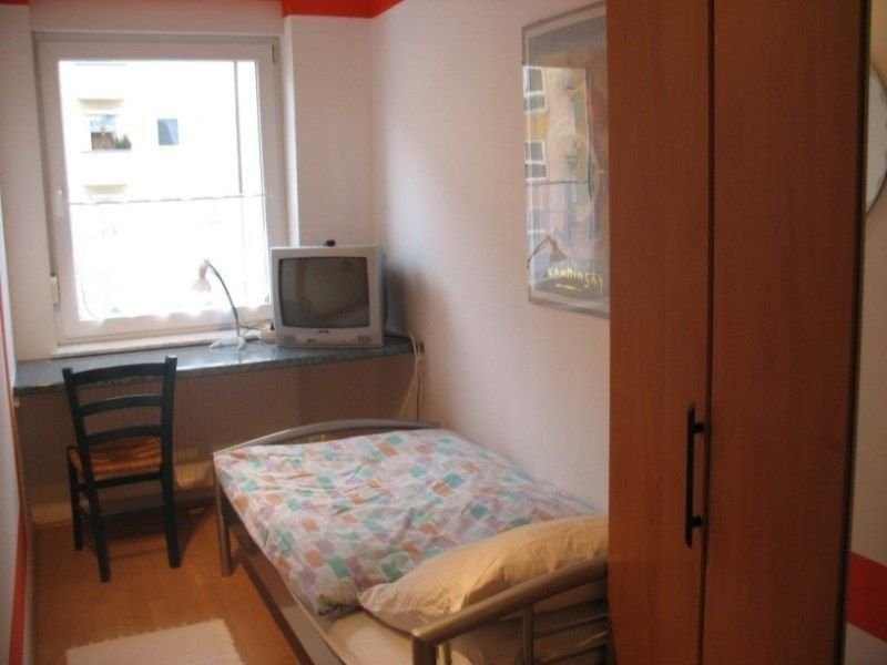 Apartment zur Miete 340 € 1 Zimmer 12 m²<br/>Wohnfläche Ab sofort<br/>Verfügbarkeit Maxfeld Nürnberg 90409