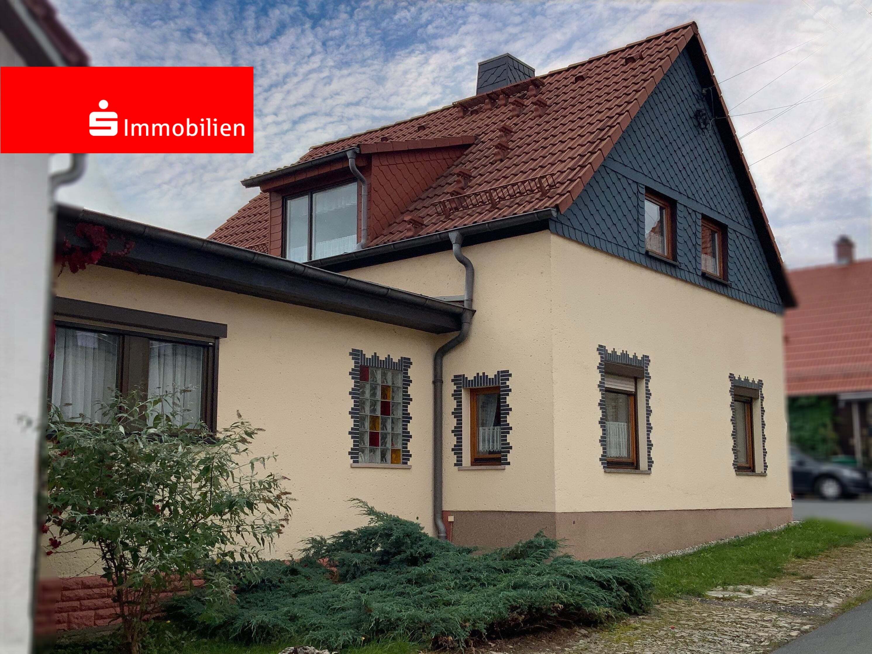 Reihenendhaus zum Kauf 135.000 € 6 Zimmer 108 m²<br/>Wohnfläche 633 m²<br/>Grundstück Pößneck,Stadt Pößneck 07381