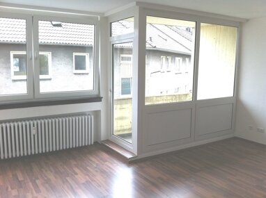 Wohnung zur Miete 470 € 3 Zimmer 67 m² 2. Geschoss frei ab sofort Rott Wuppertal 42283